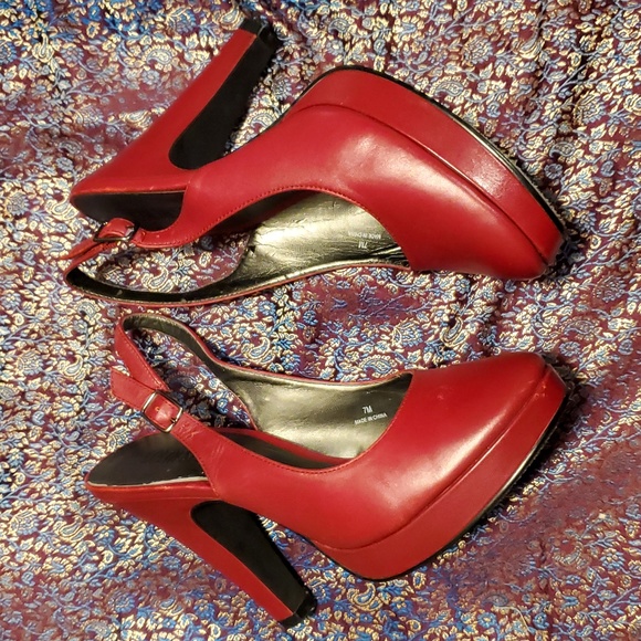 Colin stuart red heels👠 - Picture 2 of 8
